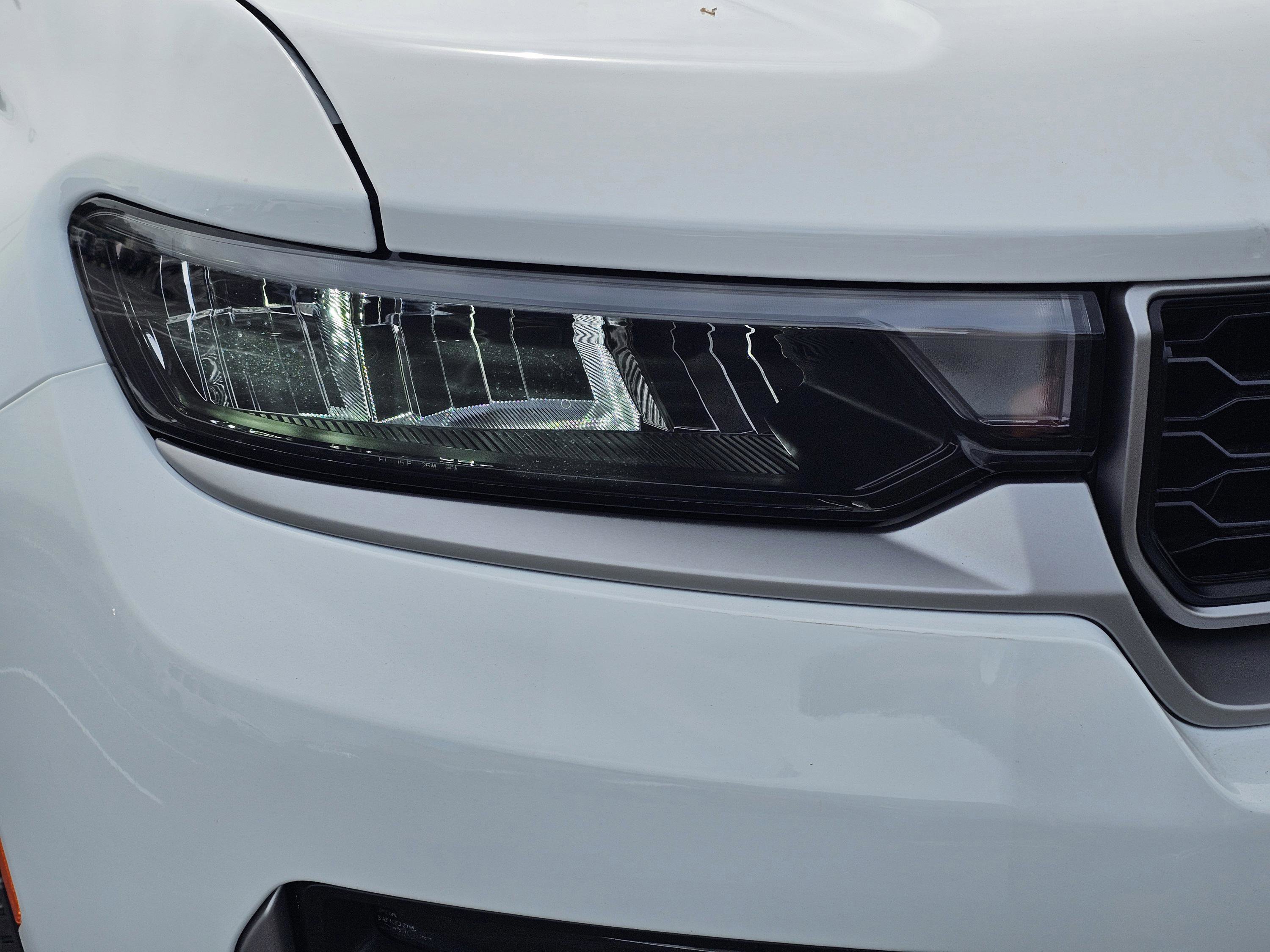 New 2026 Jeep Grand Cherokee Limited RWD image 4