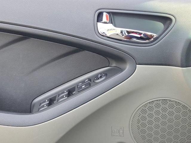 Used 2015 Kia Forte LX FWD image 26