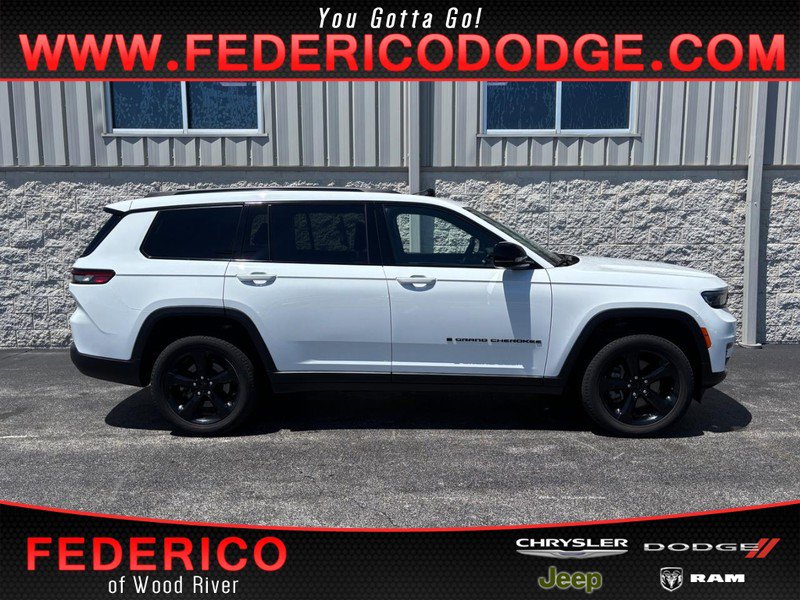 Used 2024 Jeep Grand Cherokee L Limited w/ Black Appearance Package AWD/4WD image 1