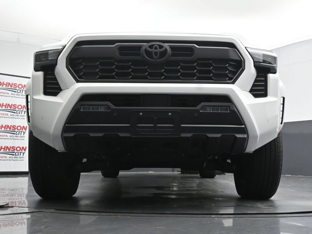 Used 2024 Toyota Tacoma TRD Sport AWD/4WD image 36