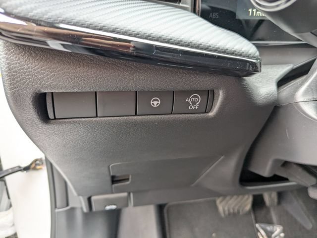 New 2026 Nissan Kicks SR w/ Cold Weather Package FWD image 14