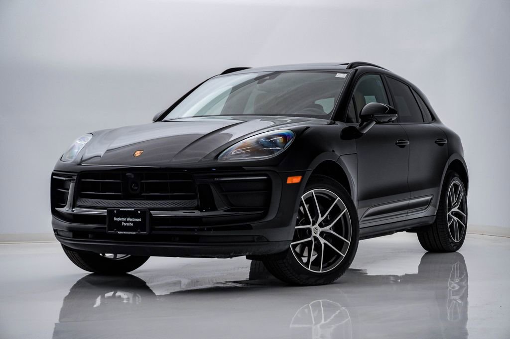 Certified 2025 Porsche Macan image 1