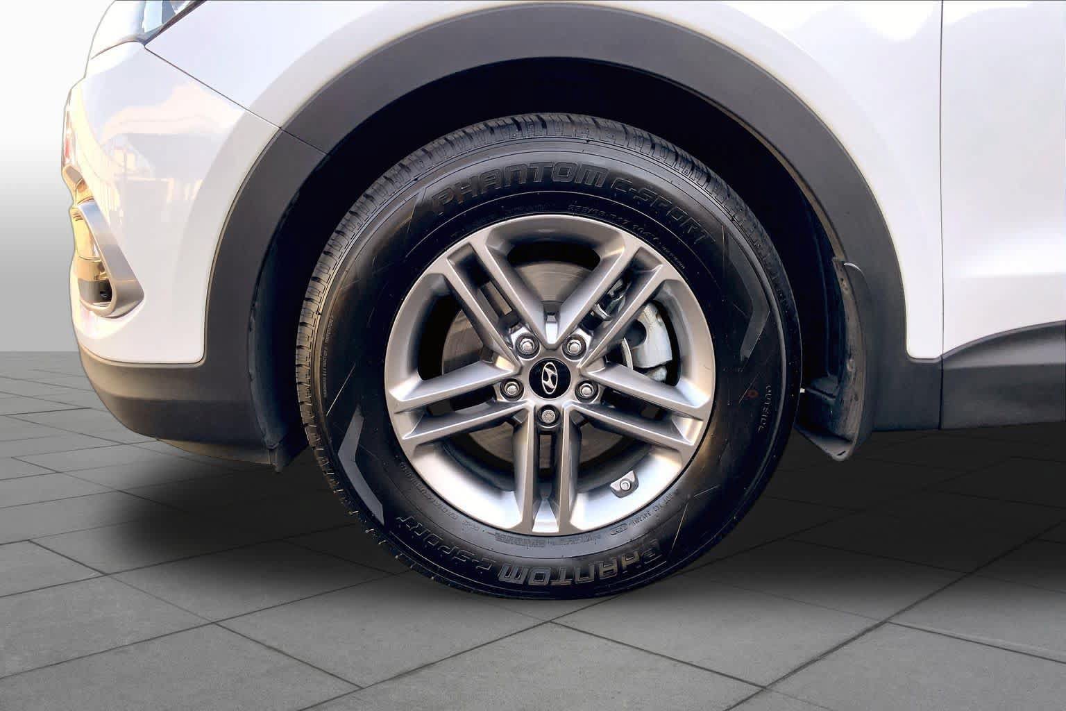 Used 2017 Hyundai Santa Fe Sport FWD image 10