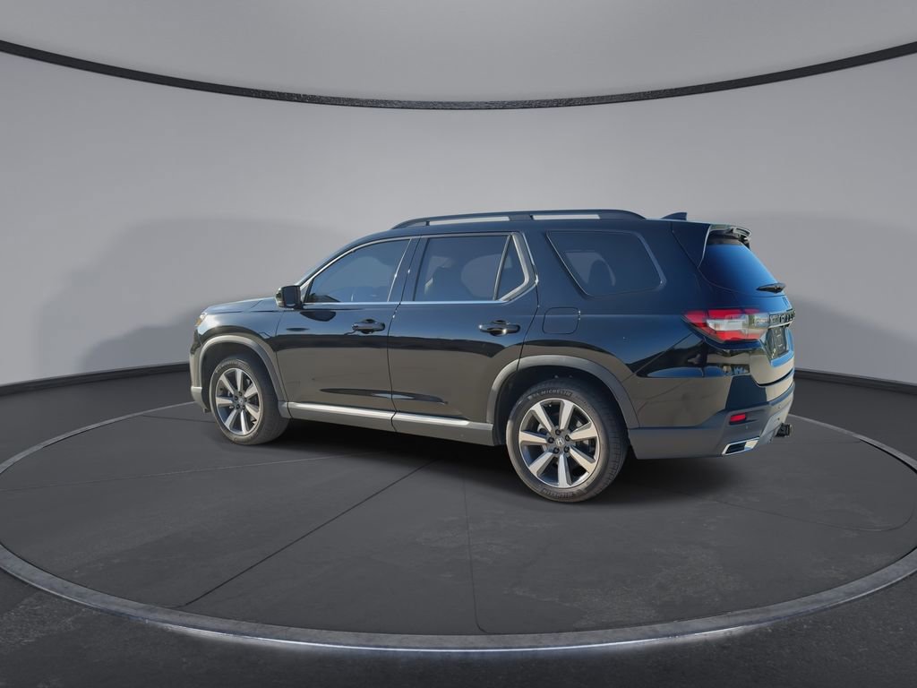 Used 2024 Honda Pilot Touring image 6