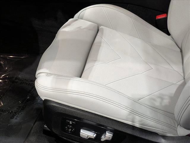 New 2026 BMW XM Label Red w/ M Driver's Package image 4