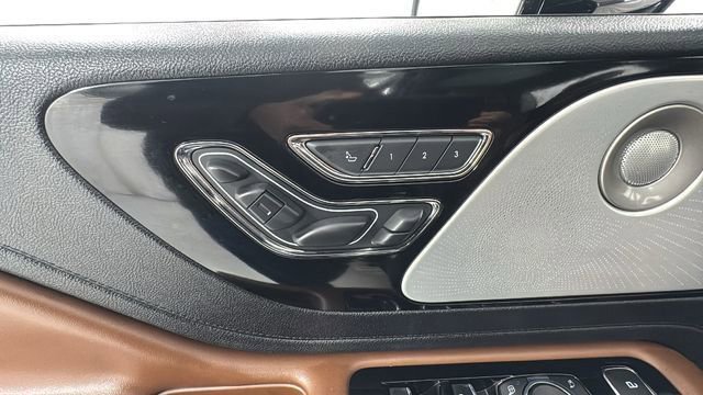 Used 2021 Lincoln Aviator Reserve w/ Equipment Group 201A image 11