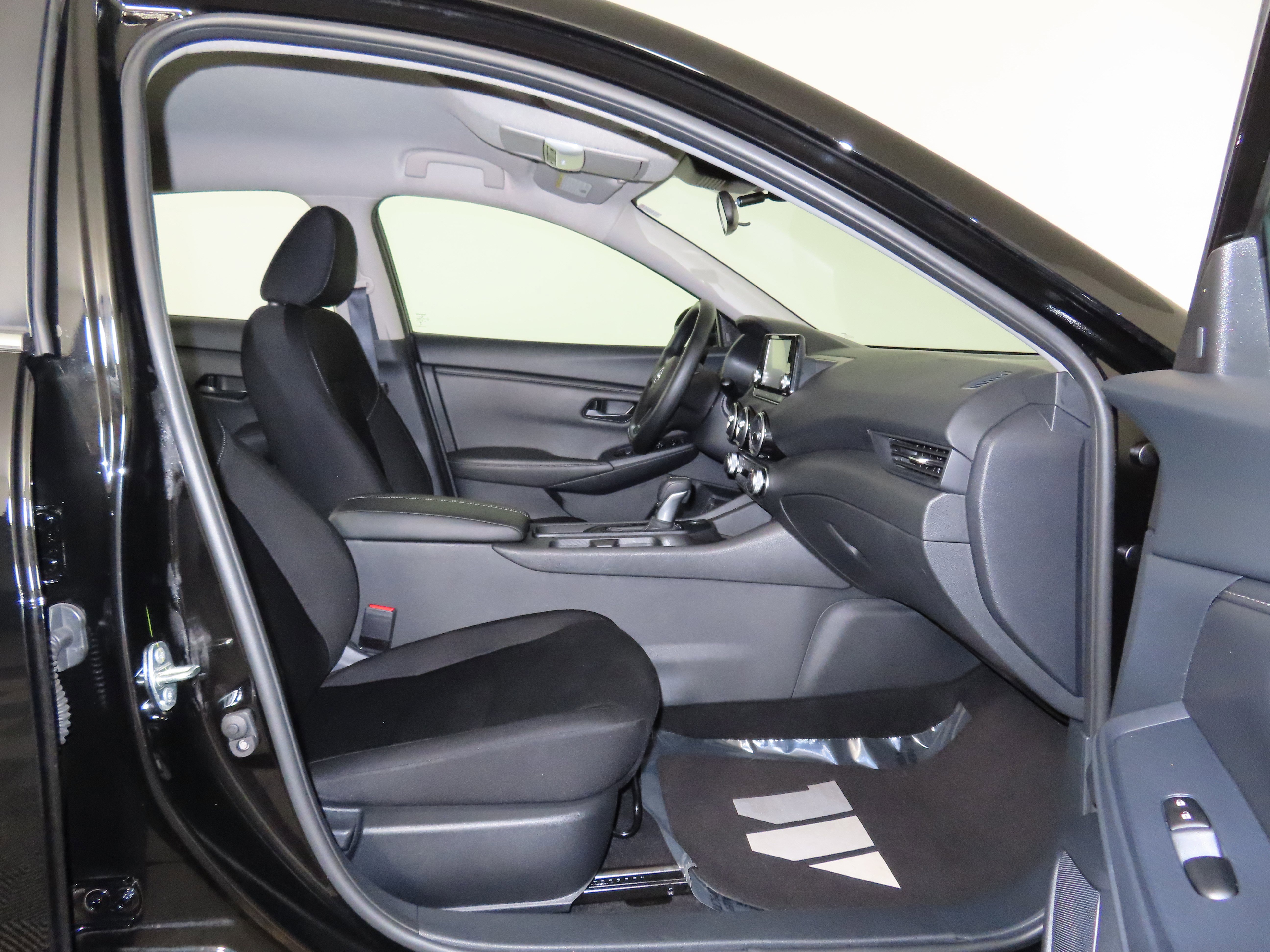 Certified 2025 Nissan Sentra S image 25