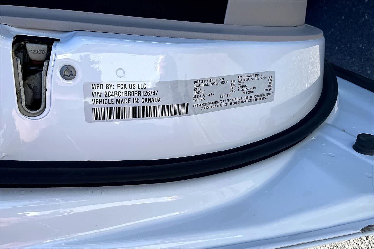 Used 2024 Chrysler Pacifica Touring-L image 21