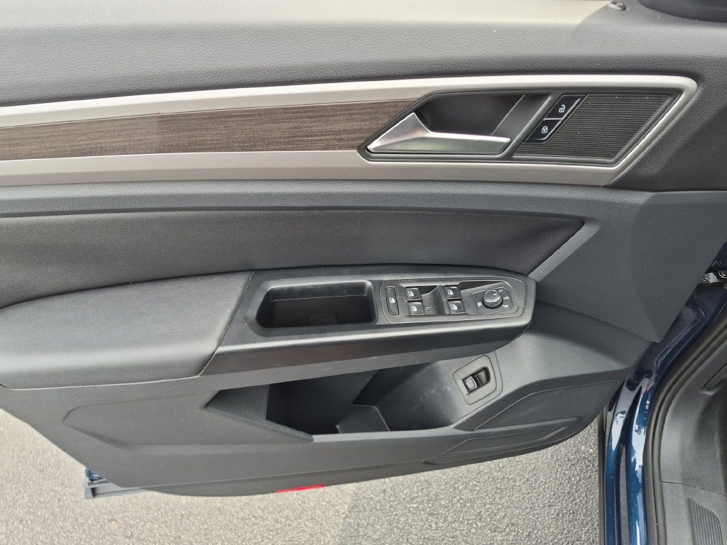 Used 2020 Volkswagen Atlas SE w/ Panoramic Sunroof Package FWD image 9