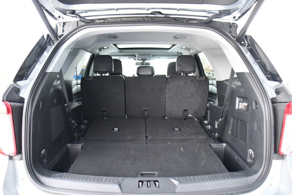 Used 2023 Ford Explorer XLT w/ Equipment Group 202A image 19