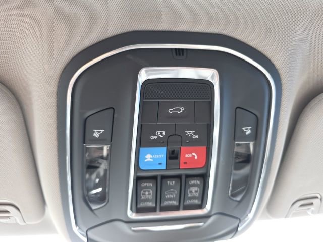 Used 2024 Jeep Wagoneer Series II w/ Convenience Group I AWD/4WD image 23
