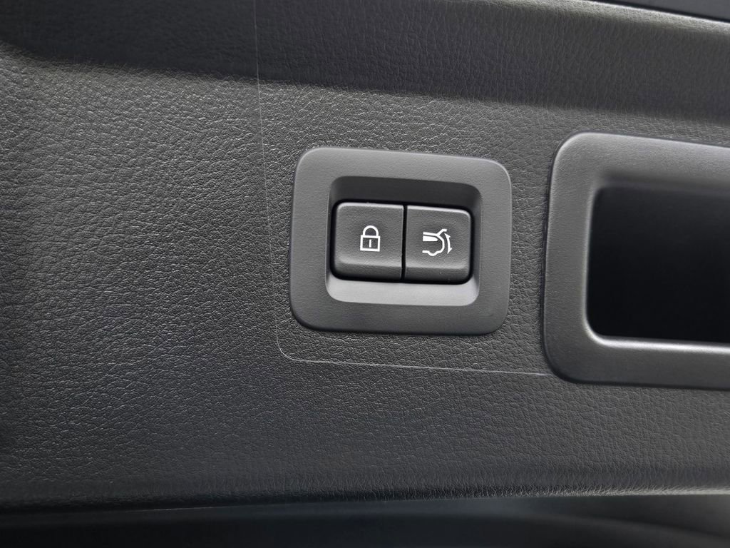 Certified 2025 MAZDA CX-50 2.5 Hybrid w/ Preferred Pkg image 24