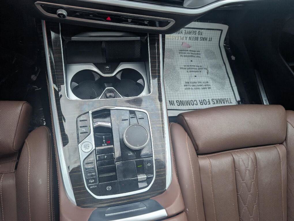 Used 2025 BMW X7 xDrive40i AWD/4WD image 11