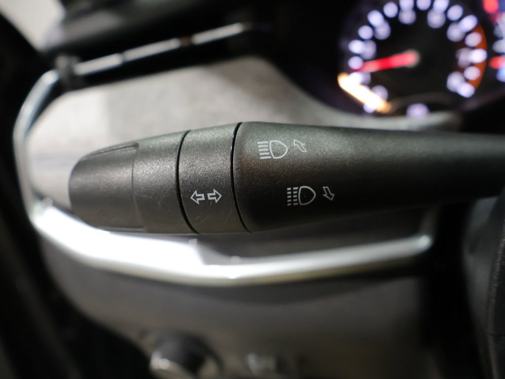 Used 2024 Jeep Compass Sport image 34