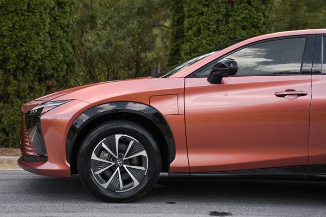 Used 2024 Lexus RZ 450e Premium w/ Technology Package AWD/4WD image 6