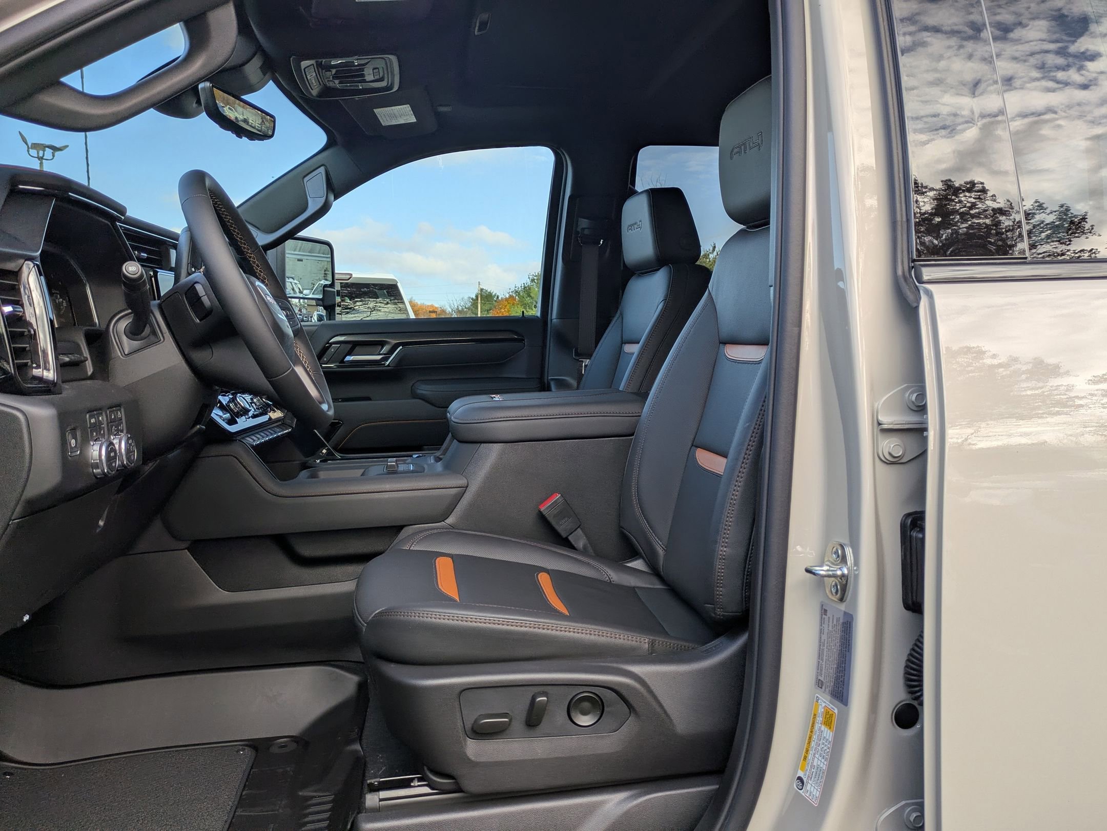 New 2026 GMC Sierra 2500 AT4 w/ AT4 Premium Plus Package image 13