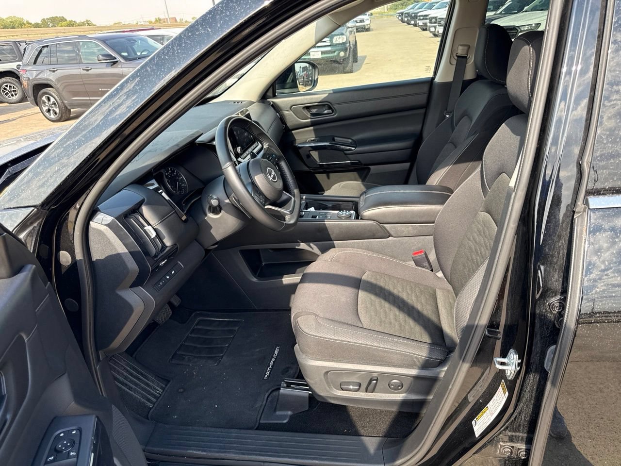 Used 2025 Nissan Pathfinder SV AWD/4WD image 19
