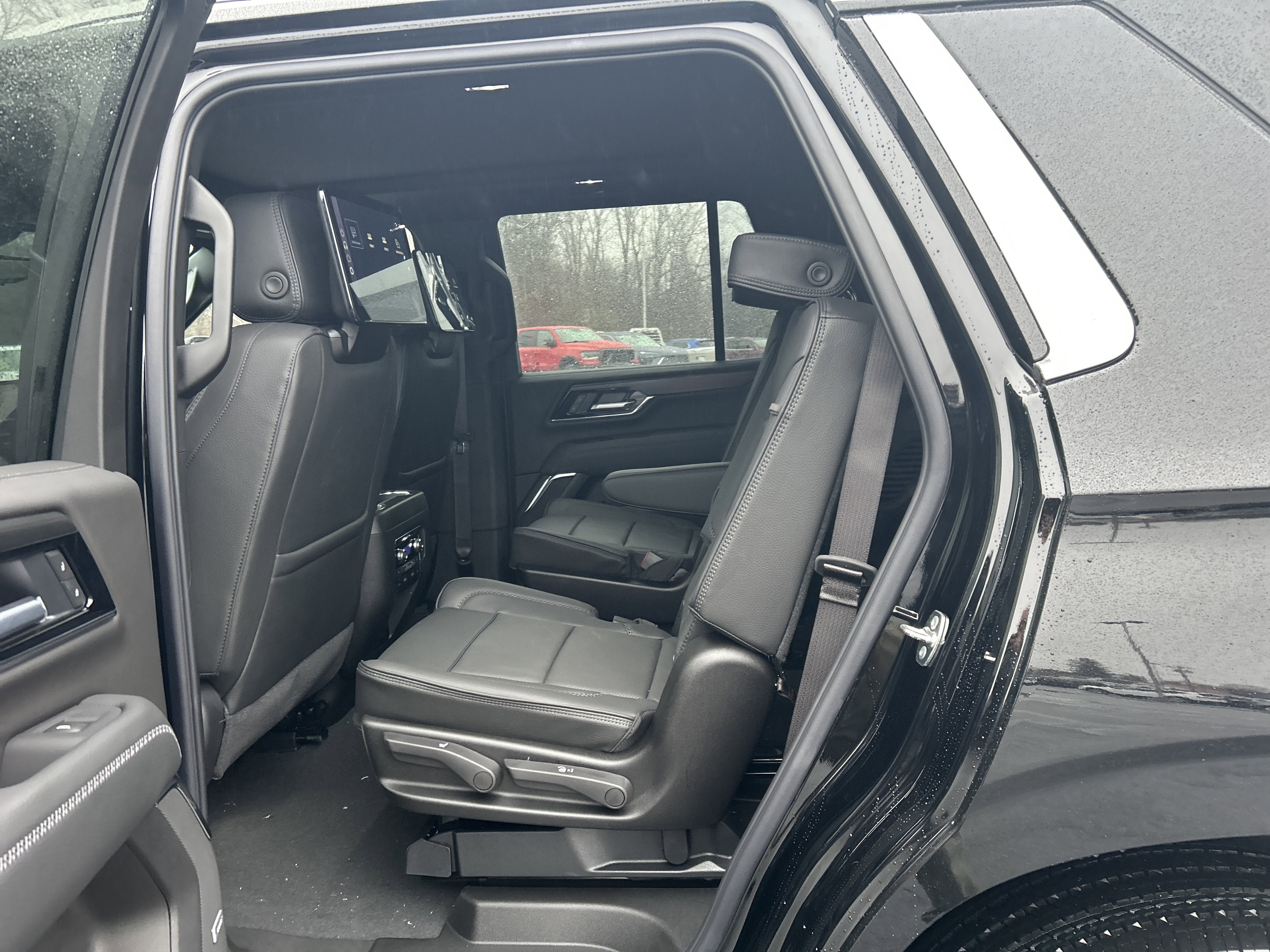New 2026 GMC Yukon Denali w/ Denali Reserve Package image 21