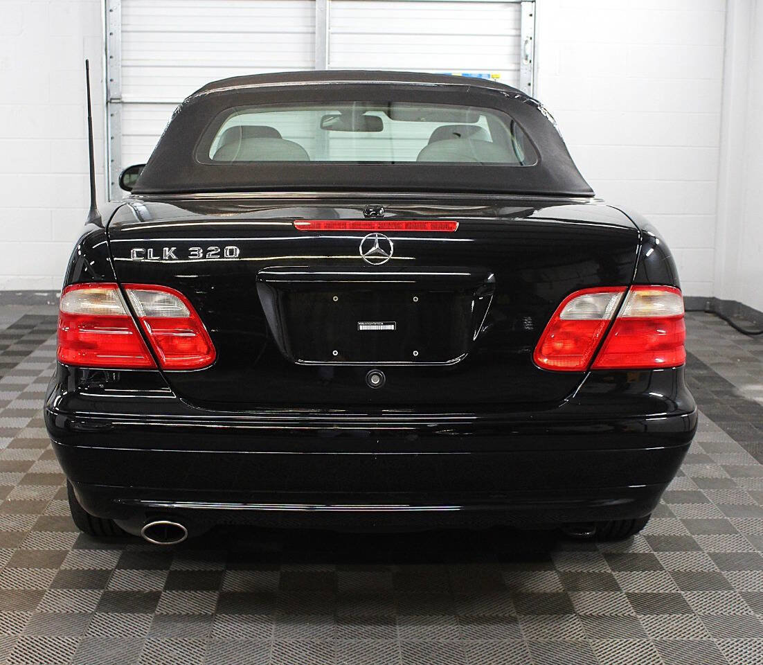 Used 2001 Mercedes-Benz CLK 320 Cabriolet image 9