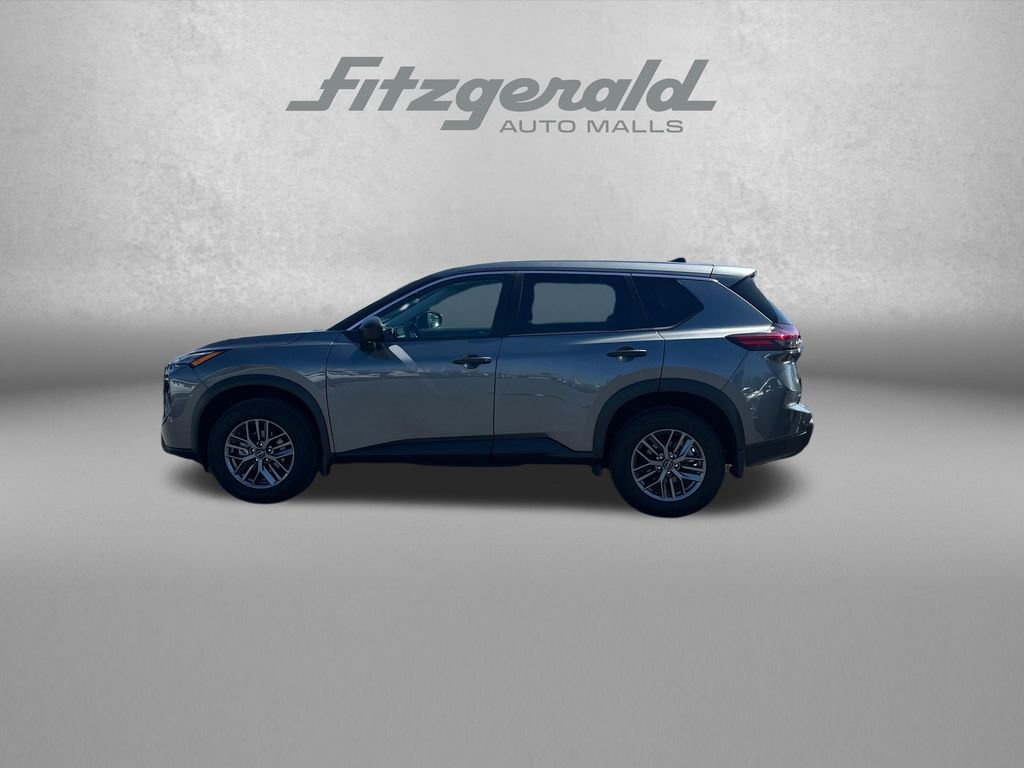 Used 2025 Nissan Rogue S AWD/4WD image 4