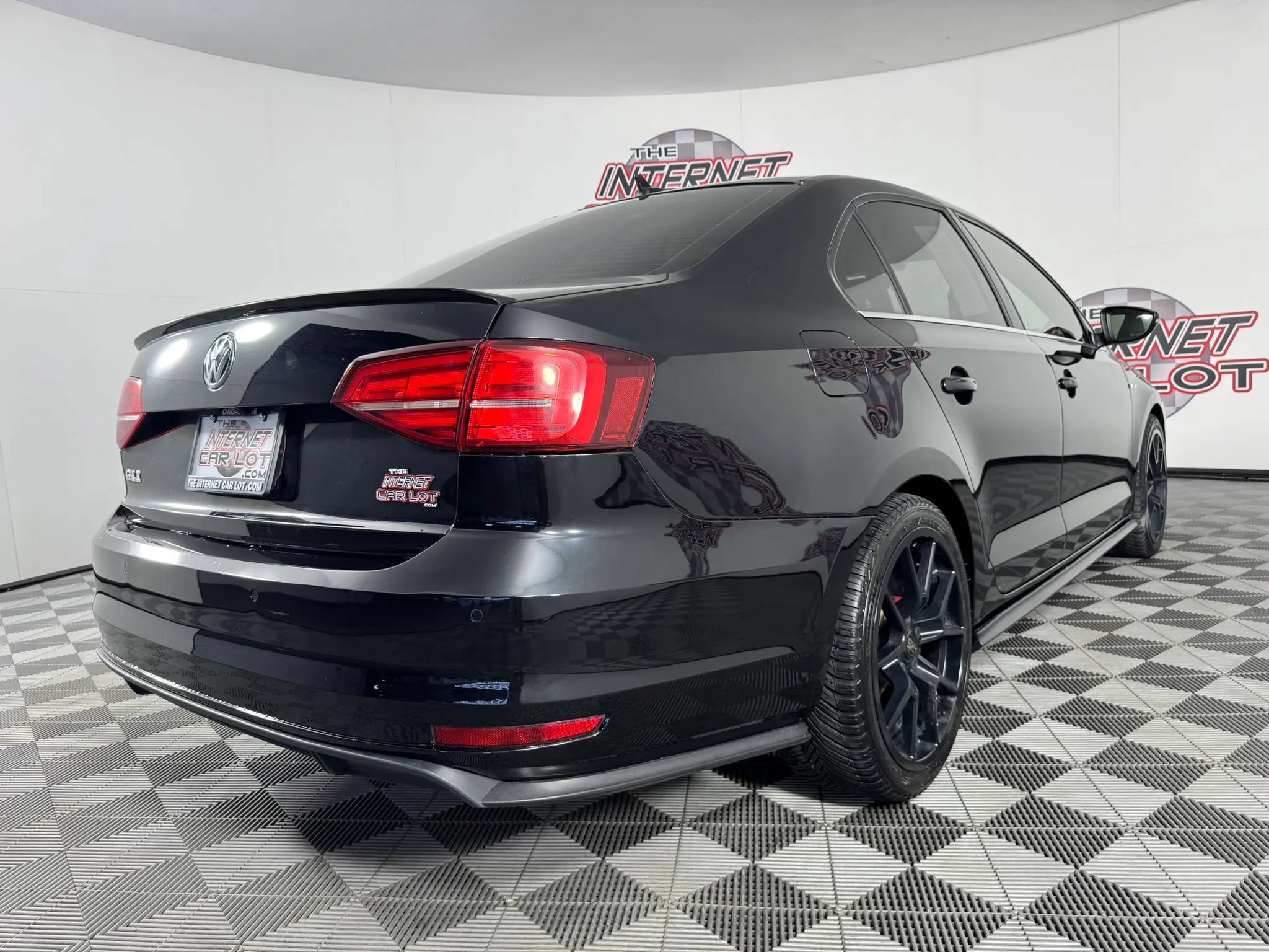 Used 2017 Volkswagen Jetta GLI FWD image 28