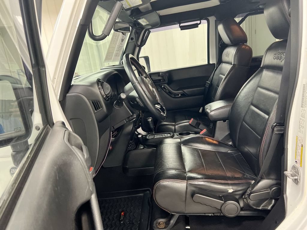 Used 2012 Jeep Wrangler Unlimited Sahara AWD/4WD image 17