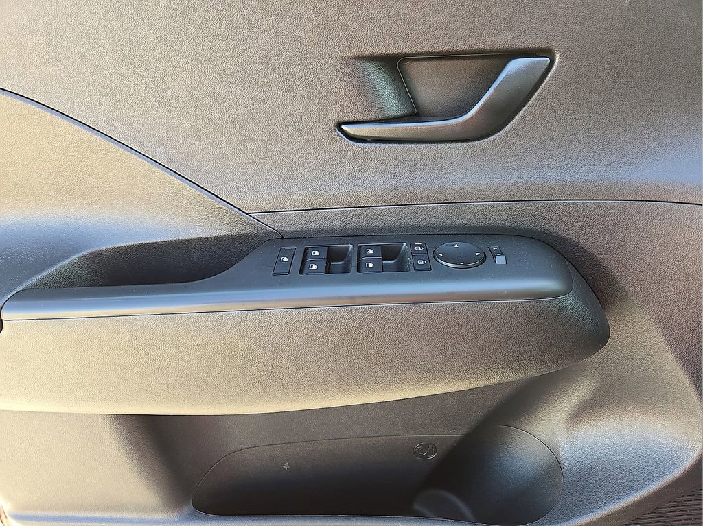 Used 2025 Hyundai Kona SEL image 19