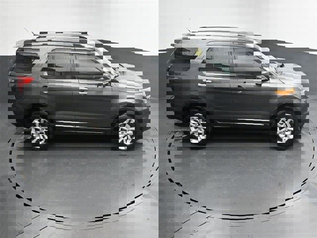 Used 2015 Ford Explorer XLT image 27
