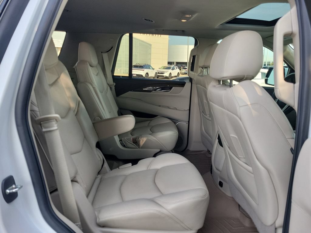 Used 2020 Cadillac Escalade Luxury AWD/4WD image 26