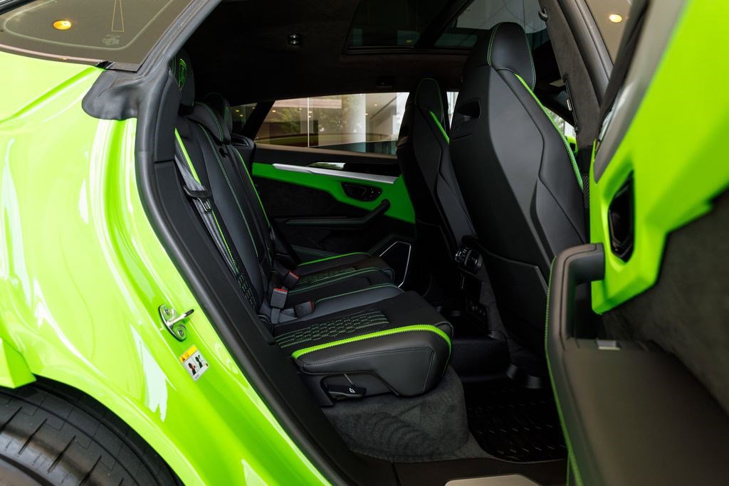 Used 2025 Lamborghini Urus SE image 35