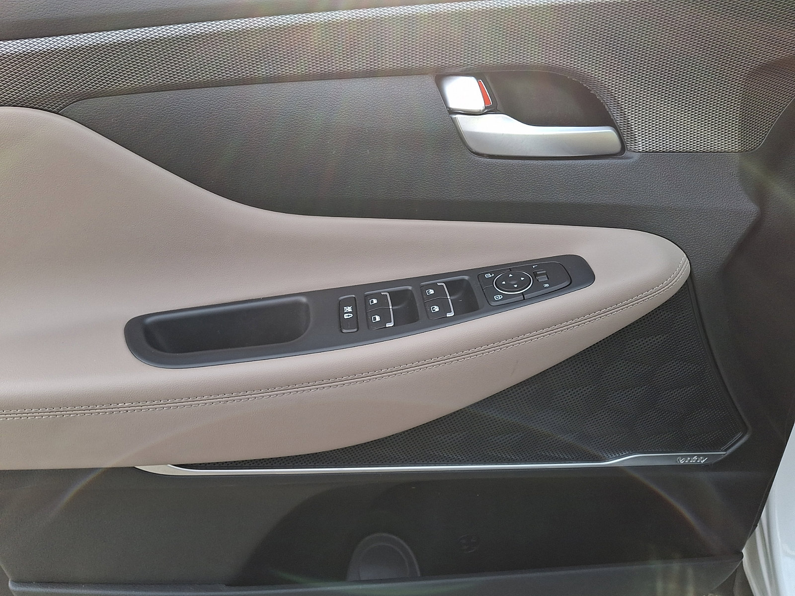 Used 2020 Hyundai Santa Fe SEL w/ Convenience + Premium Package FWD image 13