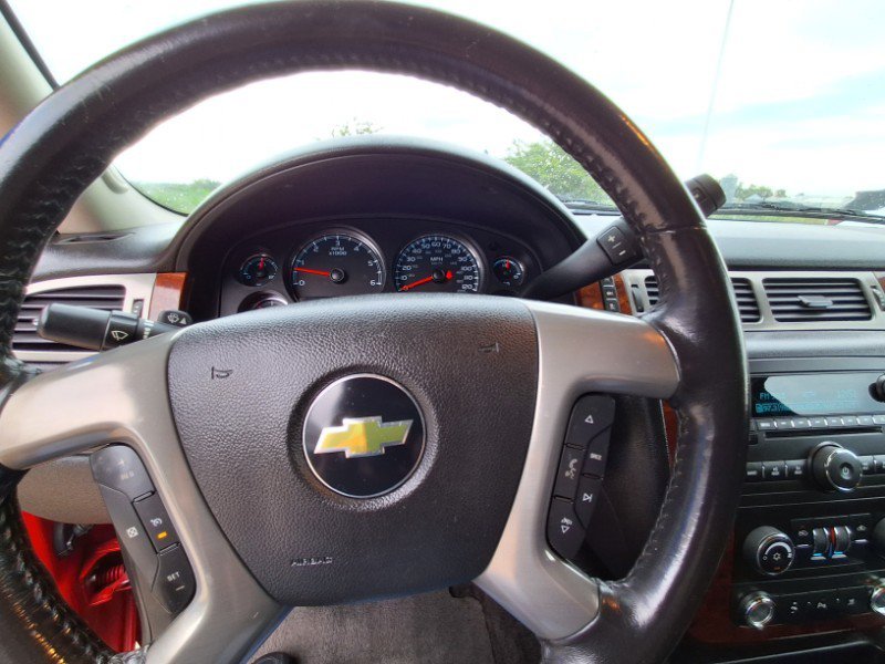 Used 2011 Chevrolet Avalanche LS w/ Convenience Package AWD/4WD image 13