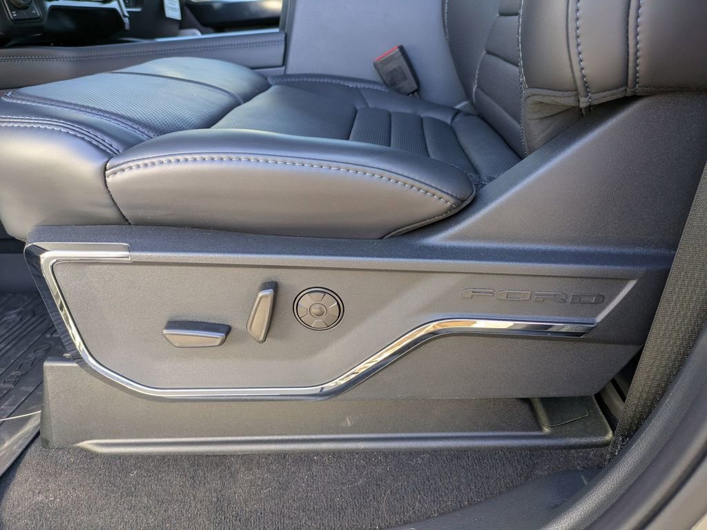 New 2025 Ford F250 Platinum image 19