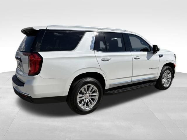 Certified 2022 GMC Yukon SLT w/ SLT Premium Package AWD/4WD image 5