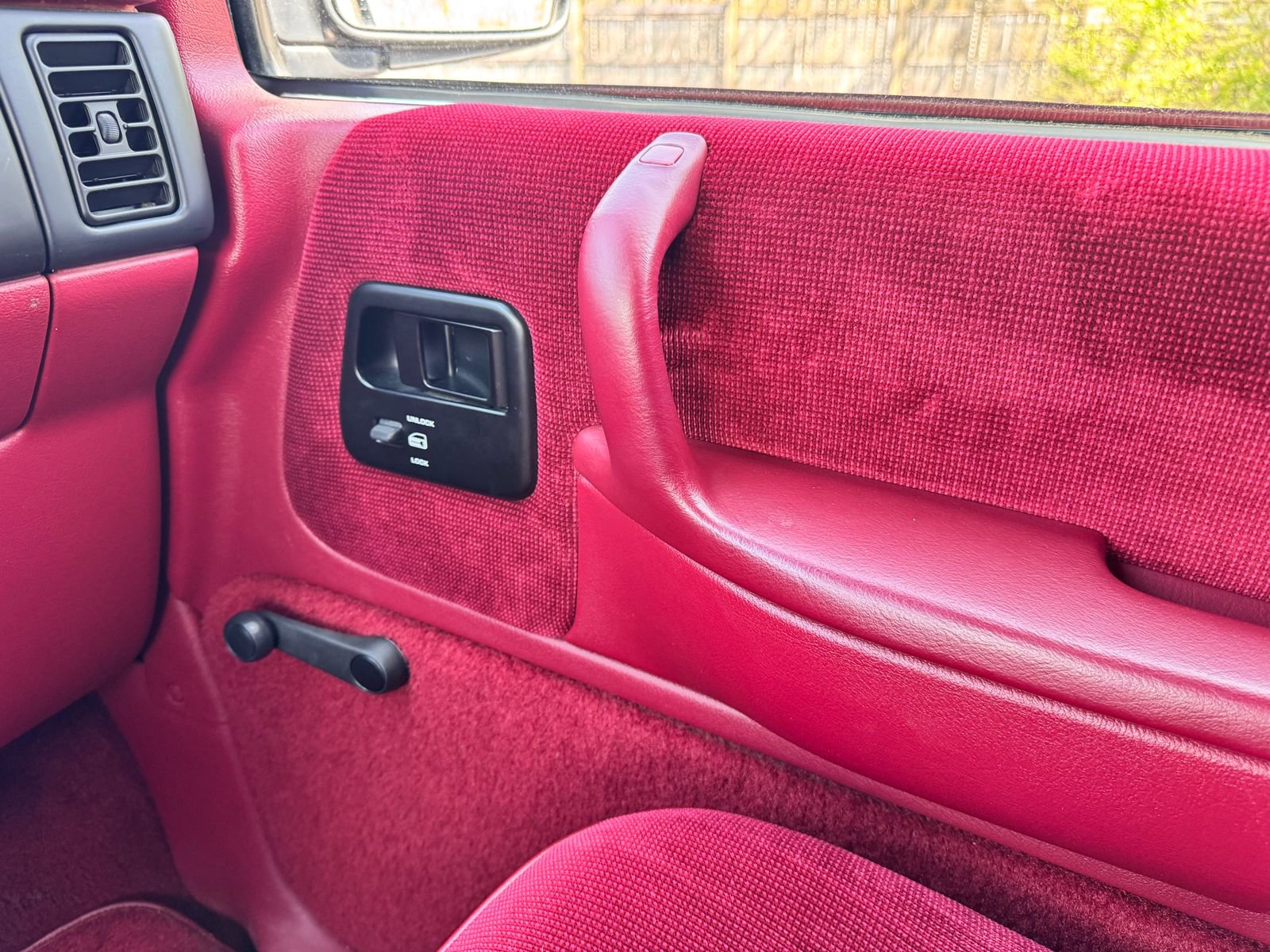 Used 1993 Dodge Grand Caravan SE FWD image 22