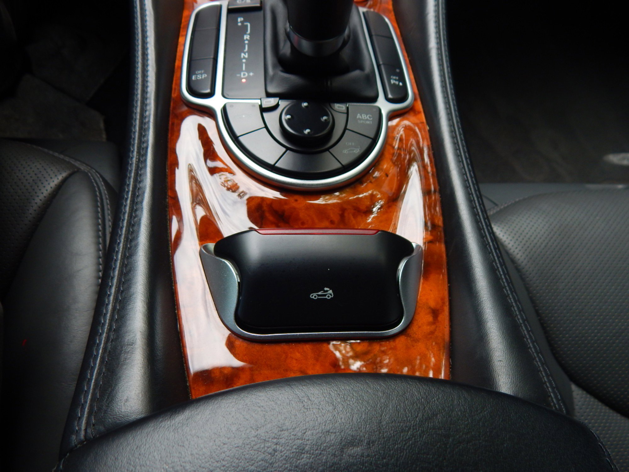 Used 2005 Mercedes-Benz SL 600 w/ AMG Sport Pkg image 25