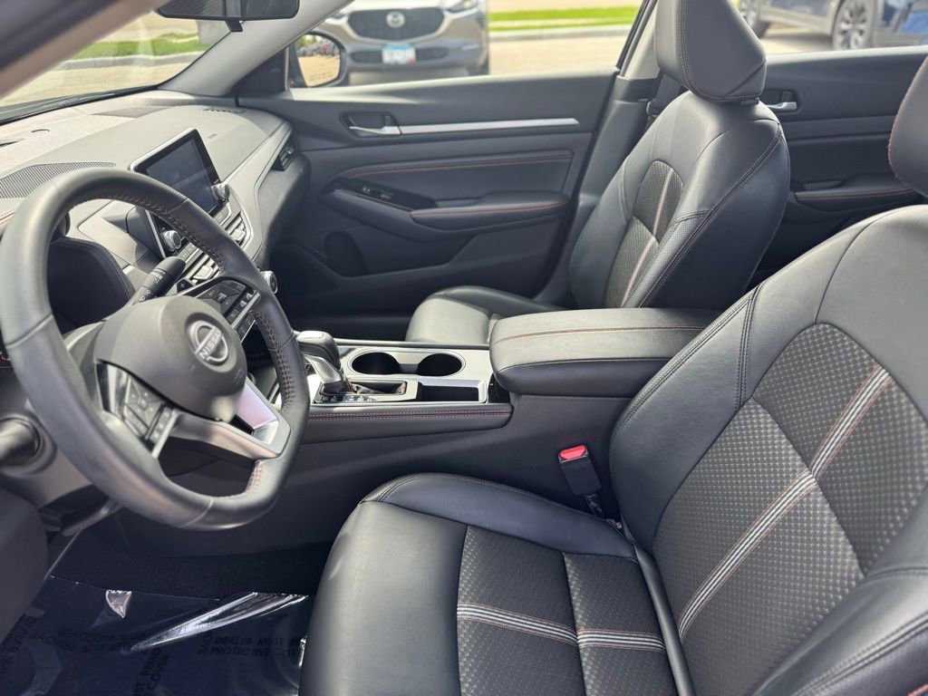 Used 2023 Nissan Altima 2.5 SR FWD image 7