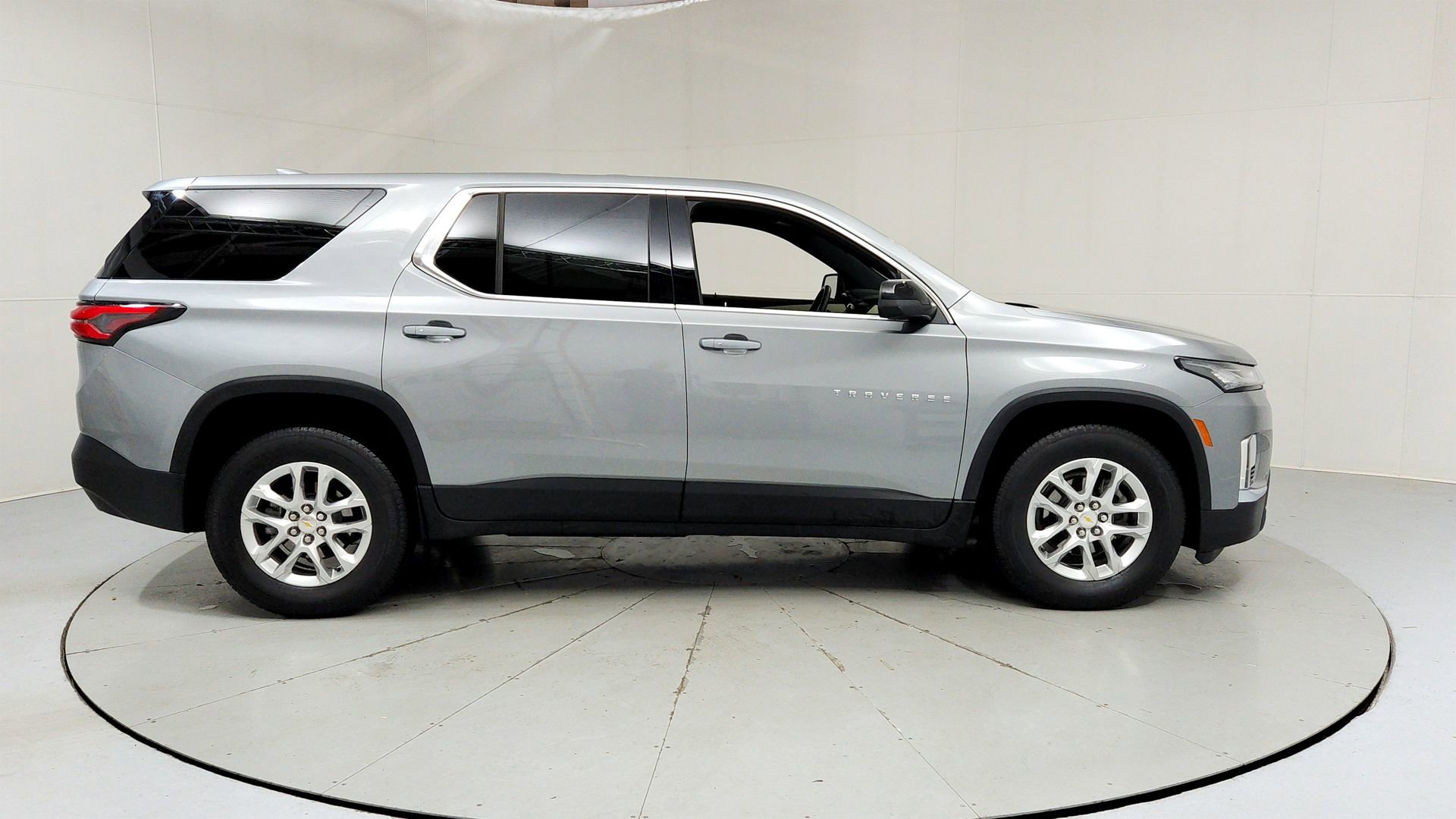 Certified 2023 Chevrolet Traverse LS FWD image 6