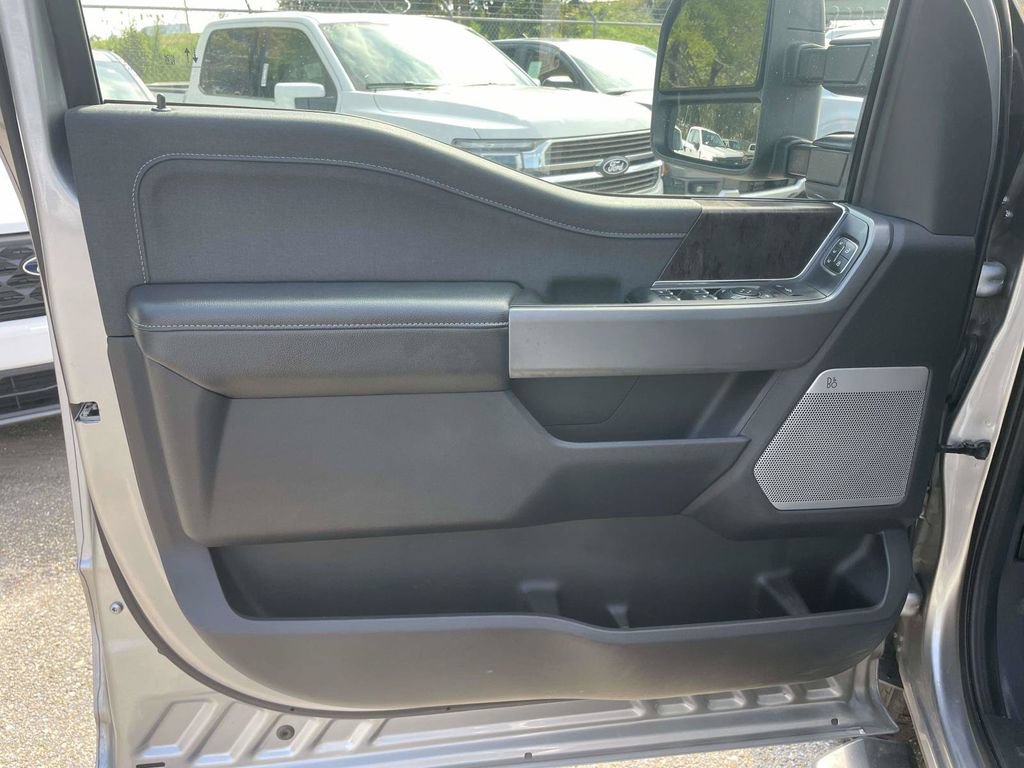 Certified 2024 Ford F250 Lariat w/ Lariat Ultimate Package AWD/4WD image 15