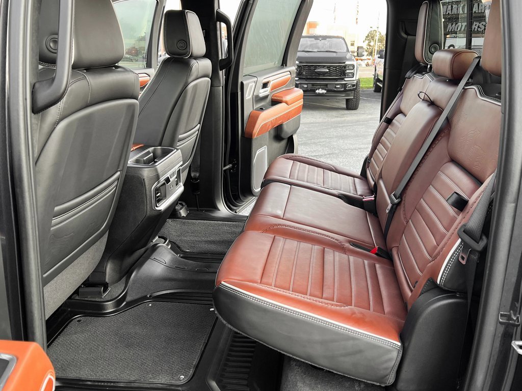 Used 2025 GMC Sierra 2500 Denali Ultimate image 22