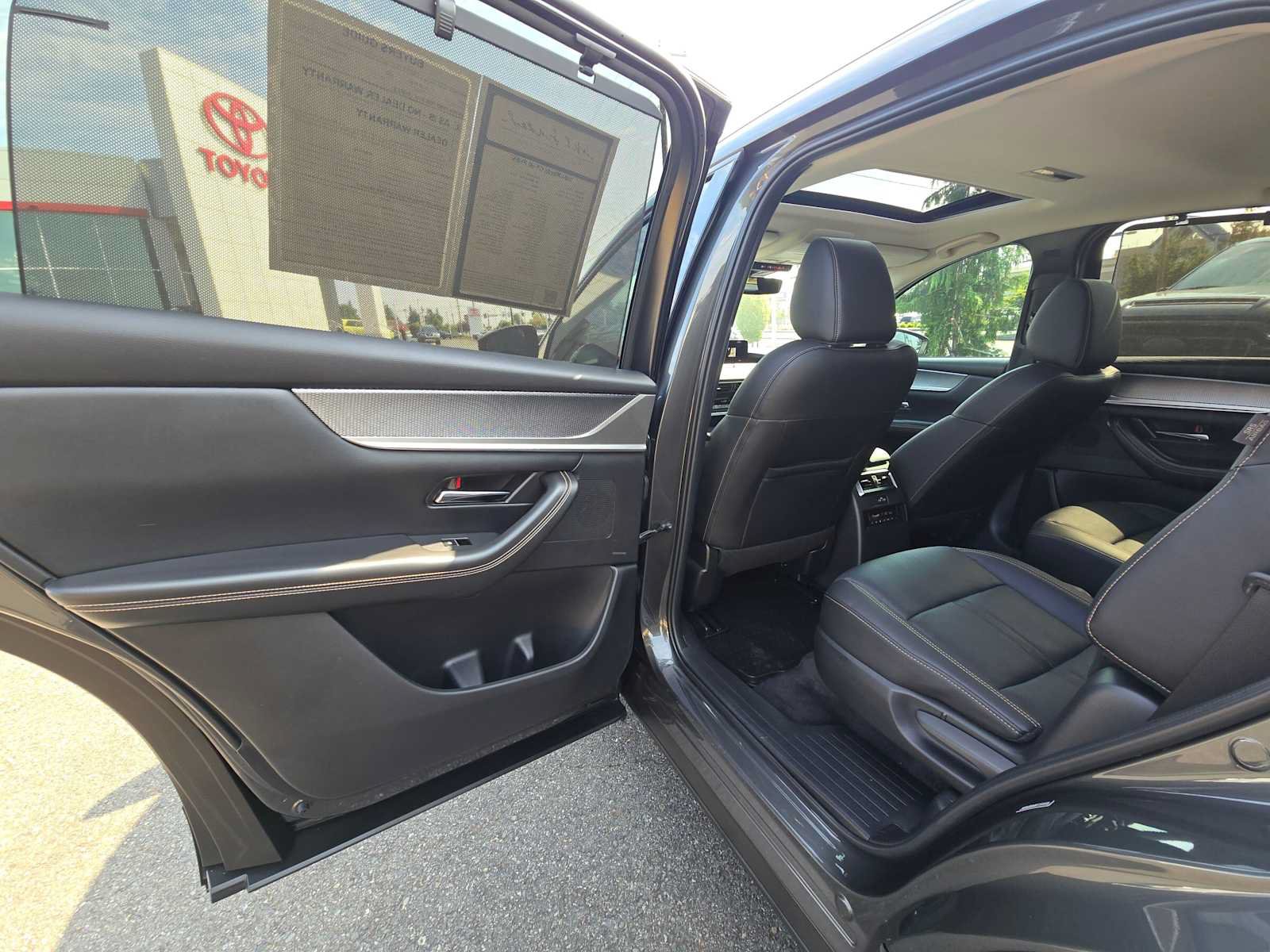 Used 2024 MAZDA CX-90 Plug-In Hybrid w/ Preferred AWD/4WD image 15