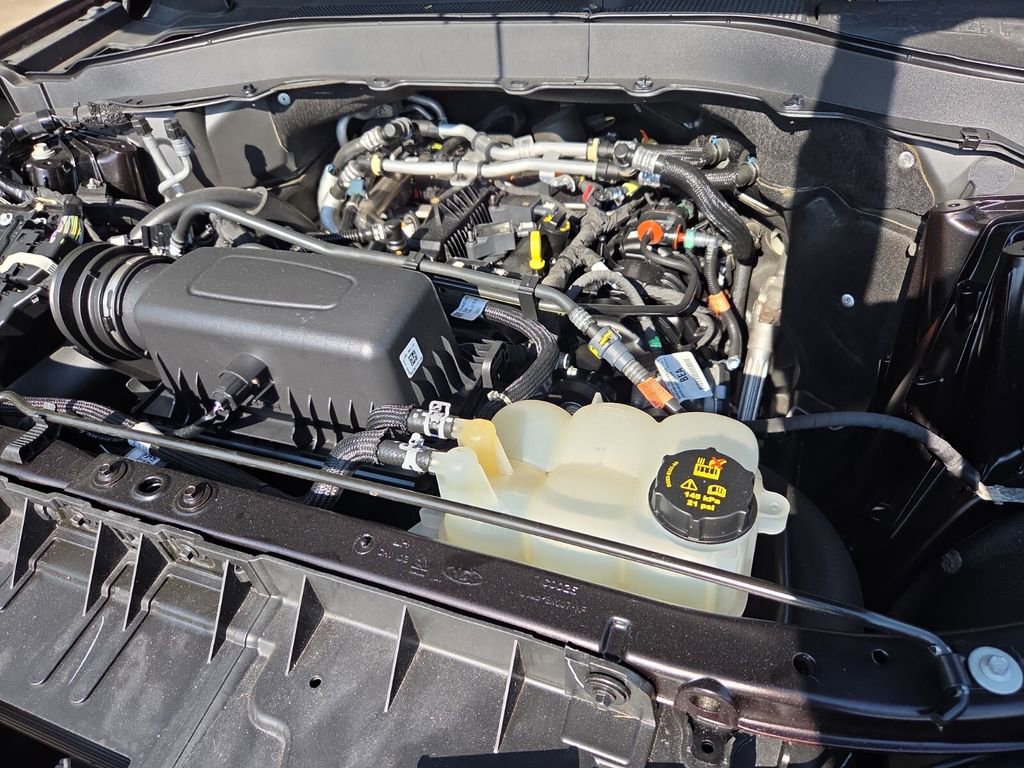 Used 2022 Ford Explorer XLT w/ Equipment Group 202A RWD image 10