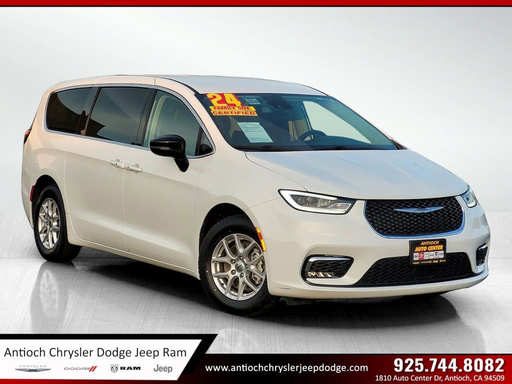 Certified 2024 Chrysler Pacifica Touring-L image 1