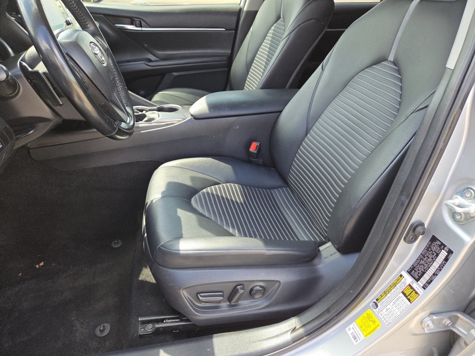 Used 2021 Toyota Camry SE FWD image 24
