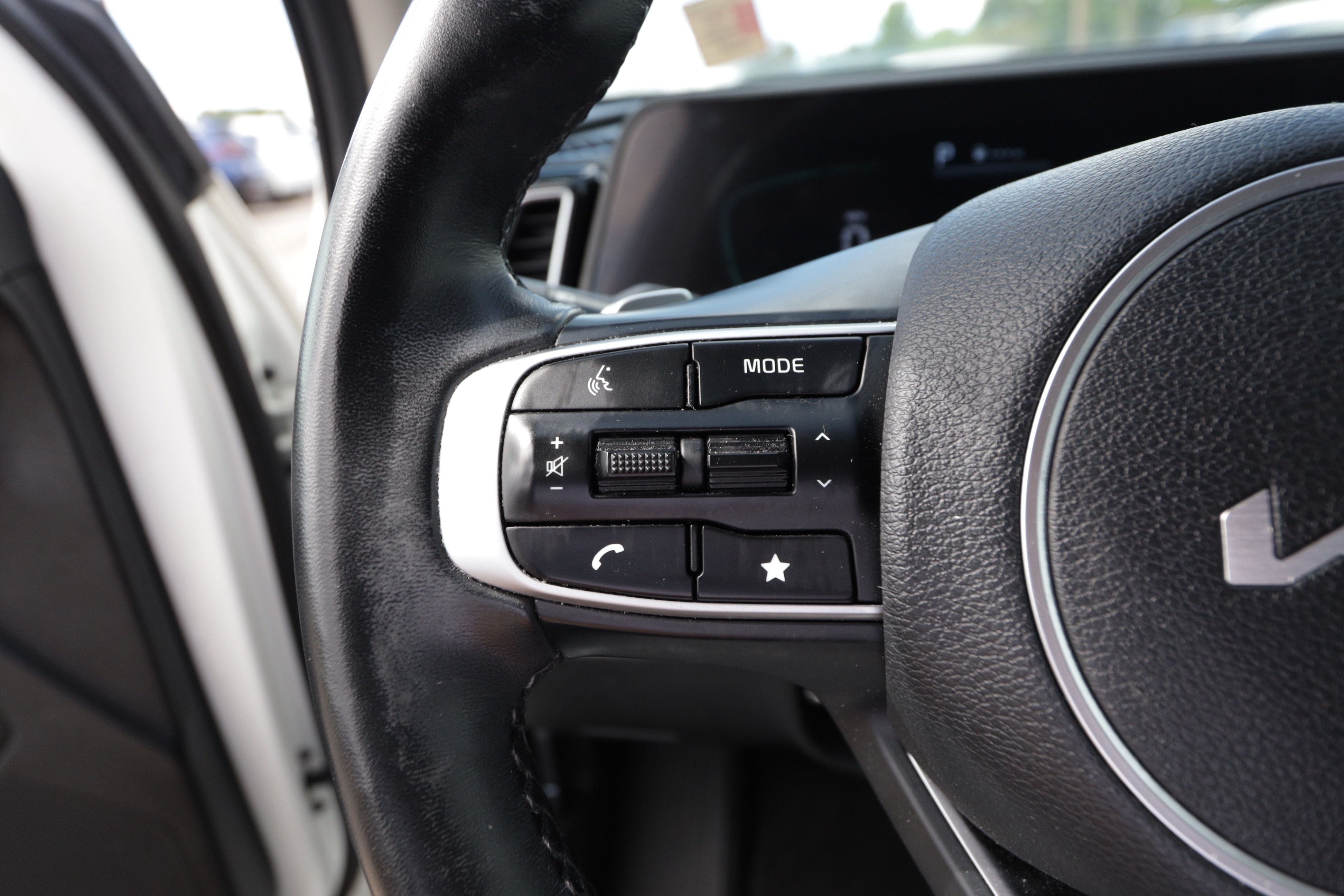 Used 2023 Kia Sportage EX AWD/4WD image 23