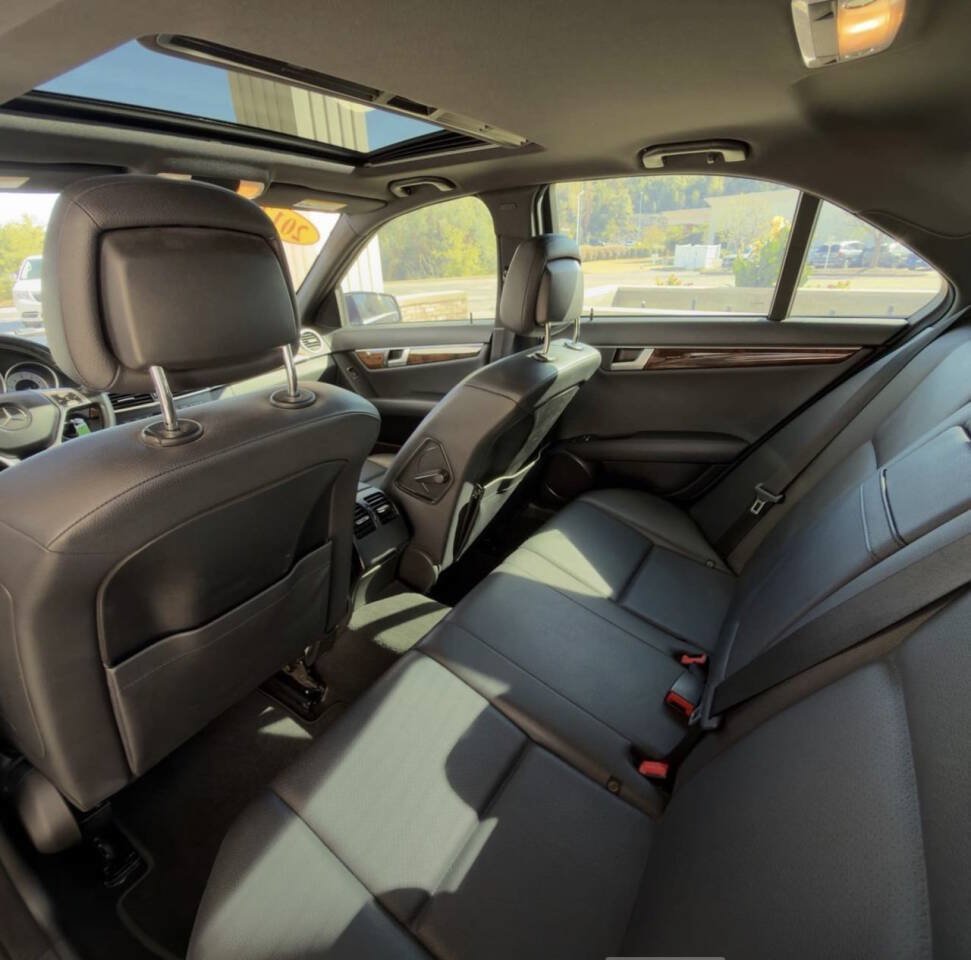 Used 2013 Mercedes-Benz C 300 4MATIC Sedan image 6