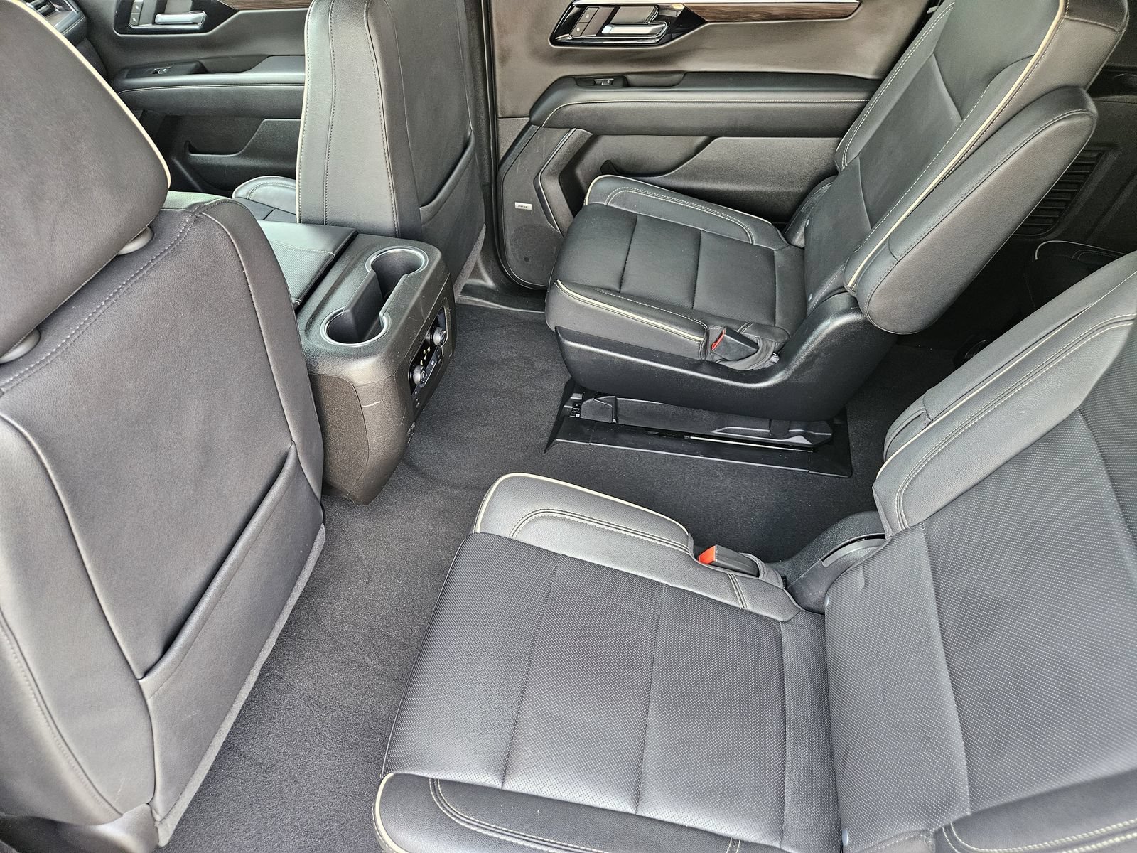 Certified 2025 Chevrolet Suburban Premier AWD/4WD image 33