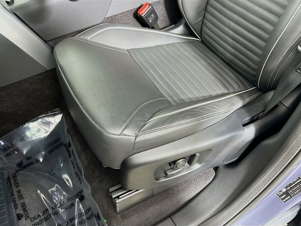 Used 2024 Land Rover Discovery Dynamic SE image 20