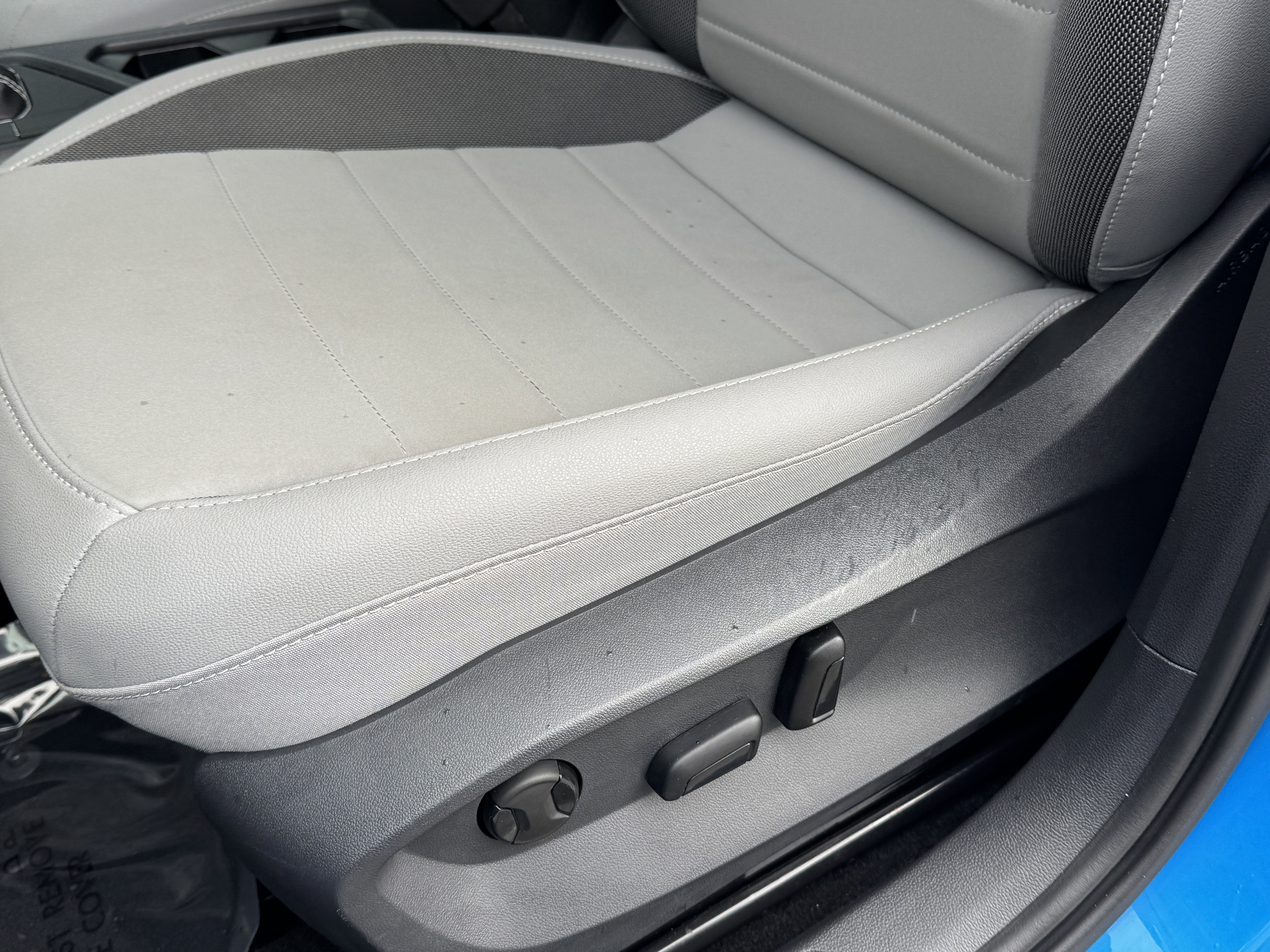 Used 2024 Volkswagen Taos SE image 14