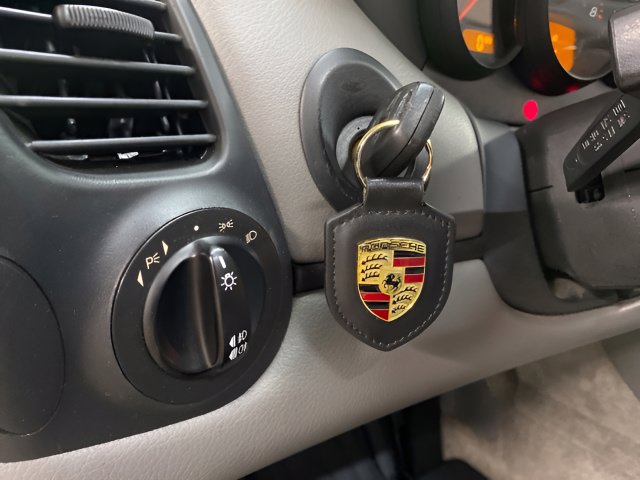 Used 2004 Porsche Boxster RWD image 23